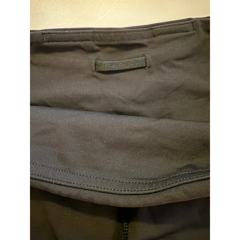 Lululemon Women's Black Crop Leggings Back Zip Pocket  Mesh Panel Running size 4